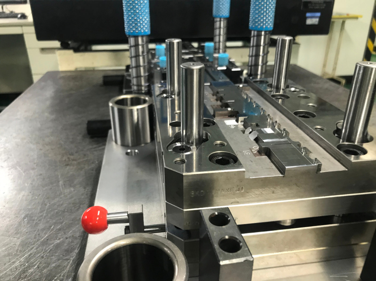 MicroTech_Pressings_Services_Page_Sheet_Metal_Pressings_Die_Manufacturing_Image_01